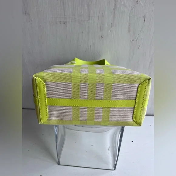 BURBERRY Check Tote- Vivid Lime - Picture 8 of 16